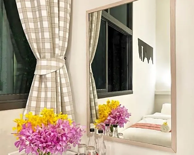 Red Door Heritage 3*